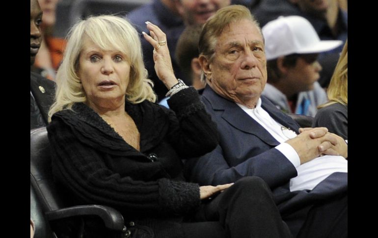 Donald Sterling fue exhibido por su novia en una supuesta llamada con comentarios contra la gente de raza negra. AP /