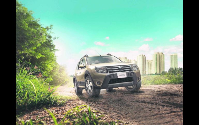 Renault también presentó esta semana la Duster 2015, con nueva parrilla y precios desde 229 mil pesos. ESPECIAL /