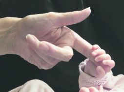 Un hijo lo cambia todo, requiere de compromiso y responsabilidad. AFP /