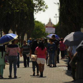 Más de 60 mil visitan panteones de Guadalajara y Zapopan