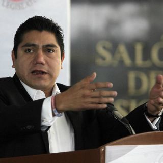 Senado traslada a comisiones debate sobre reforma política