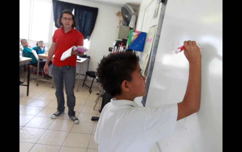 El IMCO critica los altos sueldos de una minoría de maestros sindicalizados, que pueden ser el triple que un profesionista. ARCHIVO /