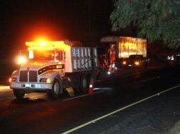 Para evitar molestias por el tráfico, los trabajos se llevan a cabo de 22:00 a 06:00 horas. ESPECIAL /