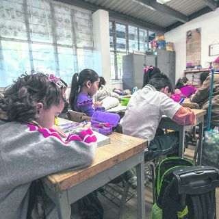 Jalisco, entre los estados que mejor pagan a sus maestros