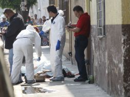 El cuerpo de la víctima fue trasladado hacia el forense donde le practicaron la necropsia de ley. ARCHIVO /