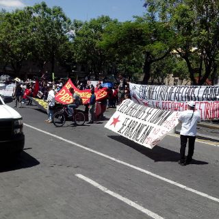 Maestros disidentes celebran su día con marchas y protestas