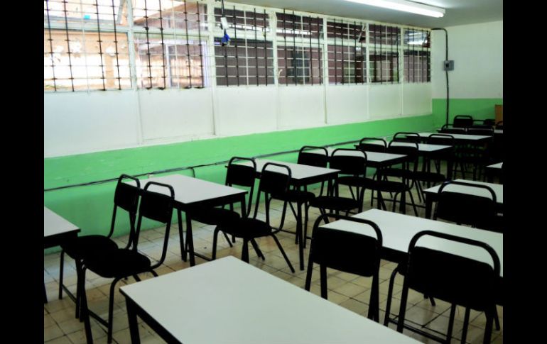 Datos revelan inconsistencias como escuelas fantasma, multiplicidad de plazas, y maestros que ganan más que el Presidente de México. ARCHIVO /