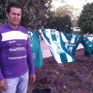 Mucha queja, poca venta afuera del Estadio León