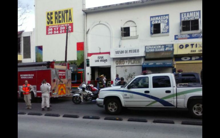 Personal de la Fiscalía General y del Instituto Jalisciense de Ciencias Forenses arribaron al sitio.  /
