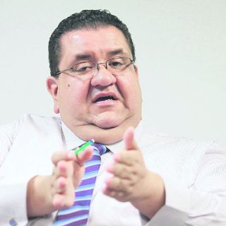 Maestros ganan en promedio 14 mil pesos al mes: Ayón