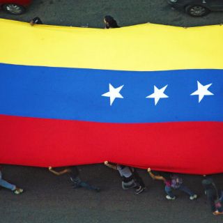 Nicolás Maduro espera reanudar diálogo con oposición