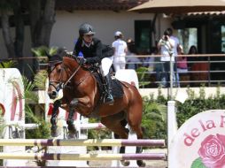 Fernanda Villaseñor obtuvo la  posición de honor a lomos de ''Carasano''.  /