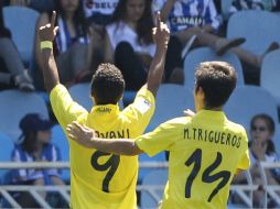 El mexicano Giovani Dos Santos (9) celebra el gol que dio el triunfo al Villarreal y le arrebató el sexto sitio a la Real Sociedad. EFE /