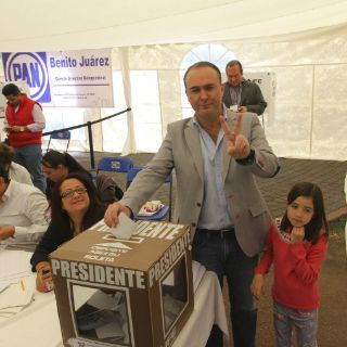 Panistas reportan irregularidades durante elección interna