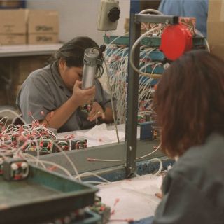 Continúa al alza empleo en industria manufacturera