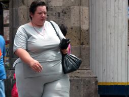 Las personas que trabajan de noche tienen problemas de salud, como la obesidad. ARCHIVO /