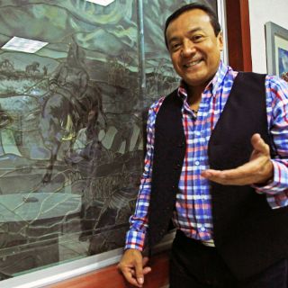 Carlos Cuevas le entrega su voz a los boleros