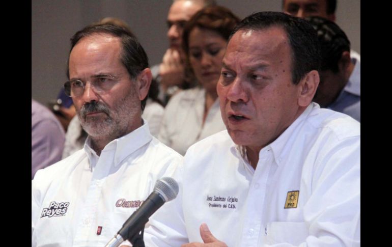 El primer acuerdo es 'garantizar los derechos y beneficios a los usuarios de todos estos servicios y sectores' informó Zambrano. ARCHIVO /