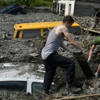 Suman 50 muertes por inundaciones en Balcanes, informa la ONU