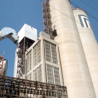 Cemex busca repunte de mercados y refinanciación de deuda