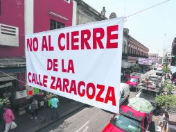 OPOSICIÓN. Comerciantes de las calles Zaragoza y Santa Mónica manifestaron su rechazo.  /