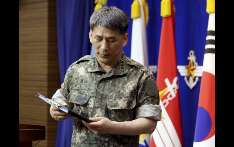 El Ejército de Corea del Sur pide a sus compatriotas que habitan la zona del conflicto, permanecen alertas y resguardarse. AP /