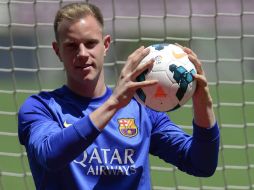 Marc André ya se incorporó a su nuevo club y porta orgulloso sus nuevos colores. AFP /