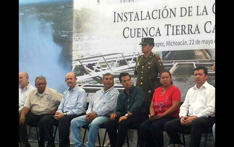 Enrique Peña Nieto participa en la instalación de la Comisión Cuenta Tierra Caliente. SUN /