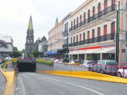 Avenida Hidalgo. El robo de cable es un problema recurrente en los pasos a desnivel.  /
