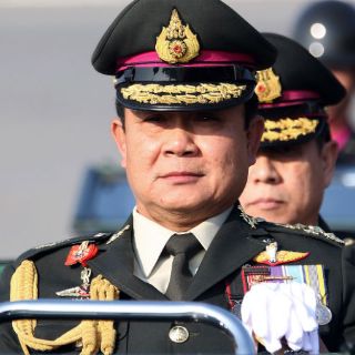 El Ejército tailandés se reparte las responsabilidades del Gobierno