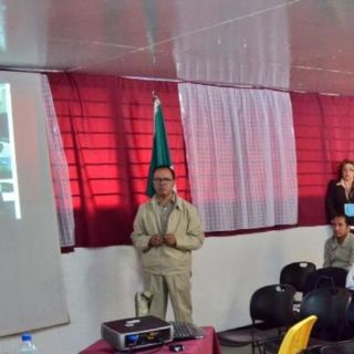 Reo se titula como ingeniero-arquitecto