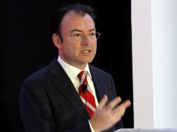 Videgaray Caso subrayó que los factores que explican la cifra de crecimiento para 2014 son temporales y hacia adelante. ARCHIVO /