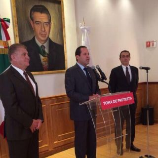 Toma protesta nuevo procurador de Estado de México