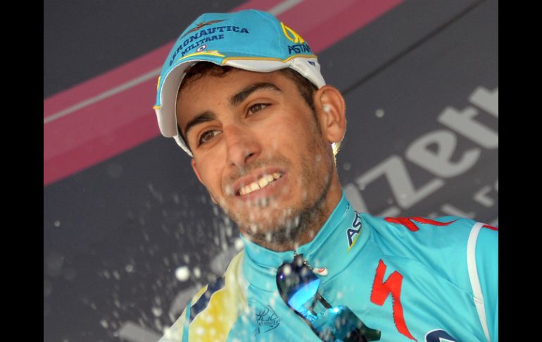 Fabio Aru domina décimo quinta etapa del torneo de clicismo en Montecampione, Italia. AP /