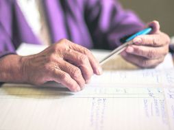 Edad de retiro. Ofrecen a los empleados una pensión que equivale a los años de trabajo y una compensación de 70 mil pesos.  /