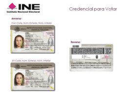 El INE muestra el formato de la credencial con su nuevo holograma. ESPECIAL /