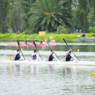 Cumplen en el agua y con creces