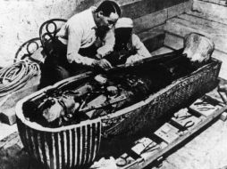 Durante la excavación de la tumba de Tutankamón la famosa maldición fue desatada, matando aproximadamente a 16 personas. ARCHIVO /
