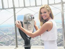 Denise Richards. Se aplica media taza de leche de coco y tres cucharaditas de aceite de oliva para mantener su pelo saludable. AP /