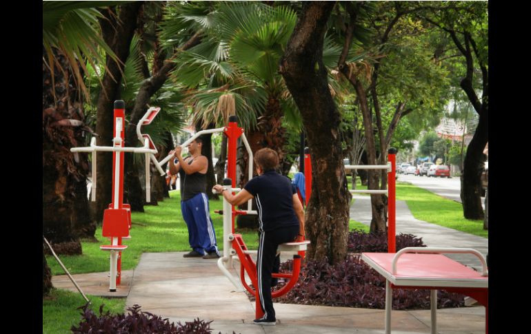 El parque lineal de avenida Normalistas es formalmente inaugurado por el gobernador y alcalde tapatío.  /