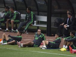 Cuauhtémoc Blanco (centro) entrenó el pasado lunes con el Tri en el Azteca. MEXSPORT /