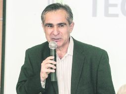Más empleo. Héctor Escamilla, rector de Tec Milenio, busca garantizar a los alumnos un empleo afín a su carrera. ESPECIAL /