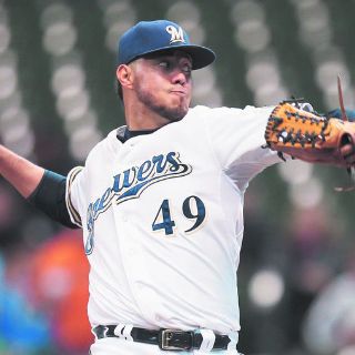 Yovani hace de todo