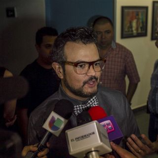 Aleks Syntek apuesta por el pop romántico en su nueva producción