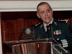 Salvador Cienfuegos exhorta a los militares a continuar esforzándose en su labor para garantizar la seguridad del estado. ARCHIVO /