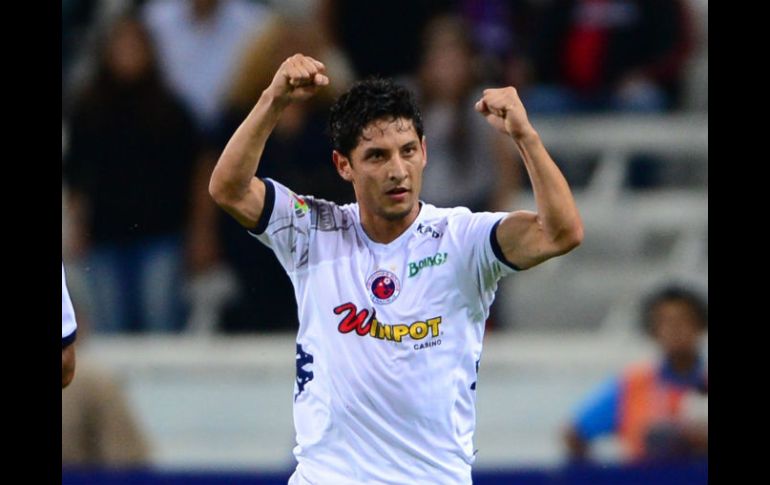 Ángel Reyna fue figura de los Tiburones Rojos, con ellos conquistó el campeonato de goleo del Clausura 2011 con 13 tantos. MEXSPORT /