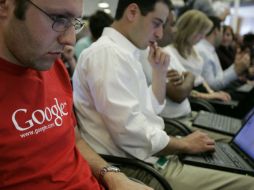 La compañía efectuará controles para verificar que no existe un interés general para mantener los datos en sus archivos. AP /