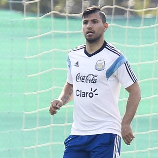 El Barcelona habría ofrecido 51 MDD por Agüero