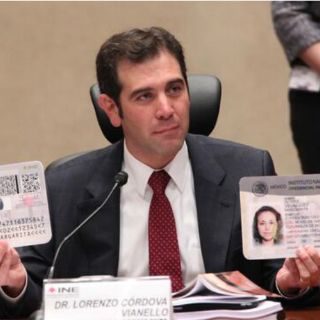 El INE aprueba nueva credencial para votar