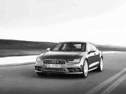 Poderoso. La carrocería del S7 ahora cuenta con 450 HP bajo el cofre. ESPECIAL /